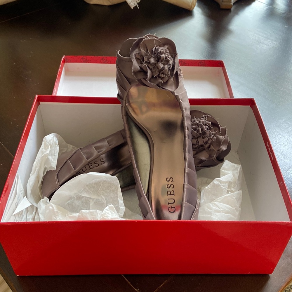 Guess womens dress shoes